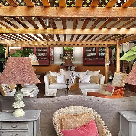 Con Giardino Privato E Sauna *
