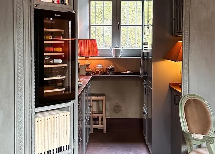 Con Giardino Privato E Sauna شقة